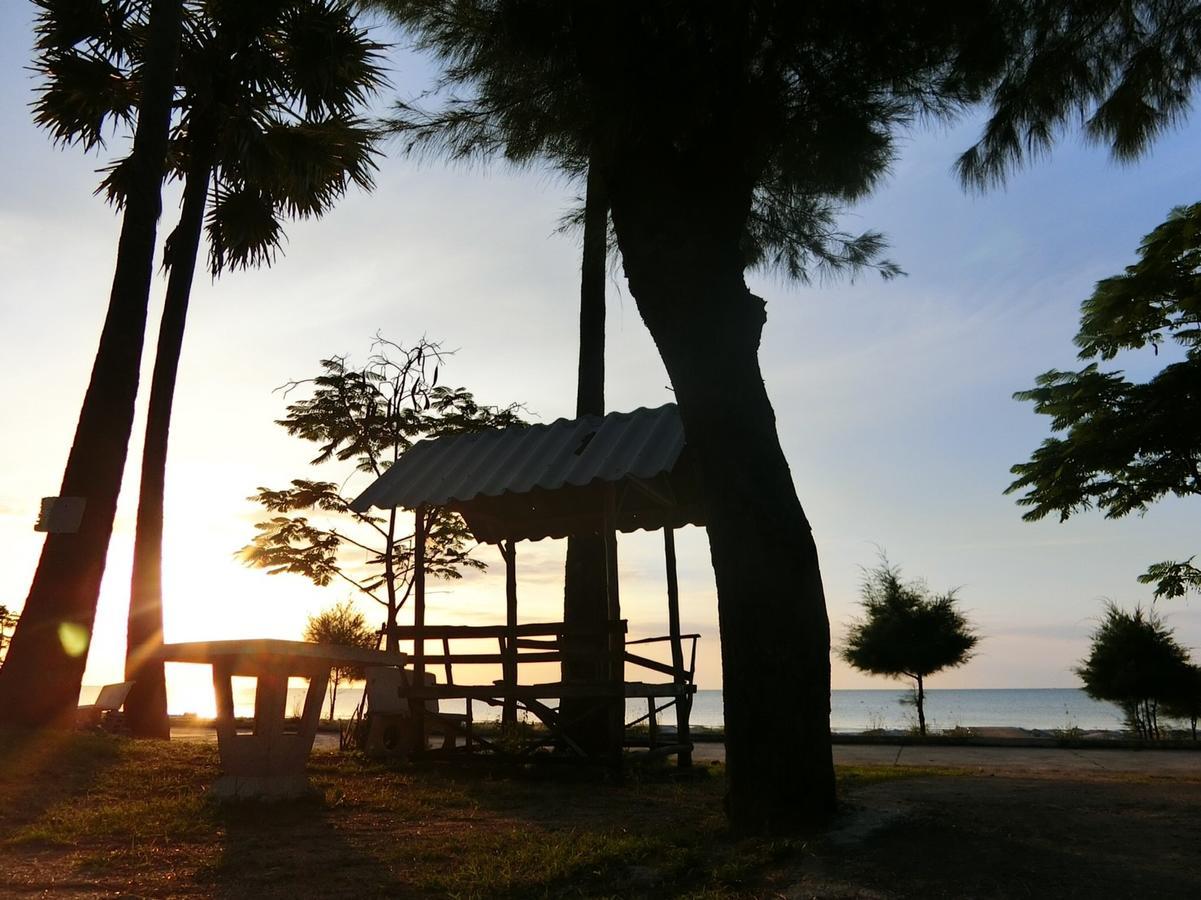 The Lake Hill Resort Pran Buri Extérieur photo