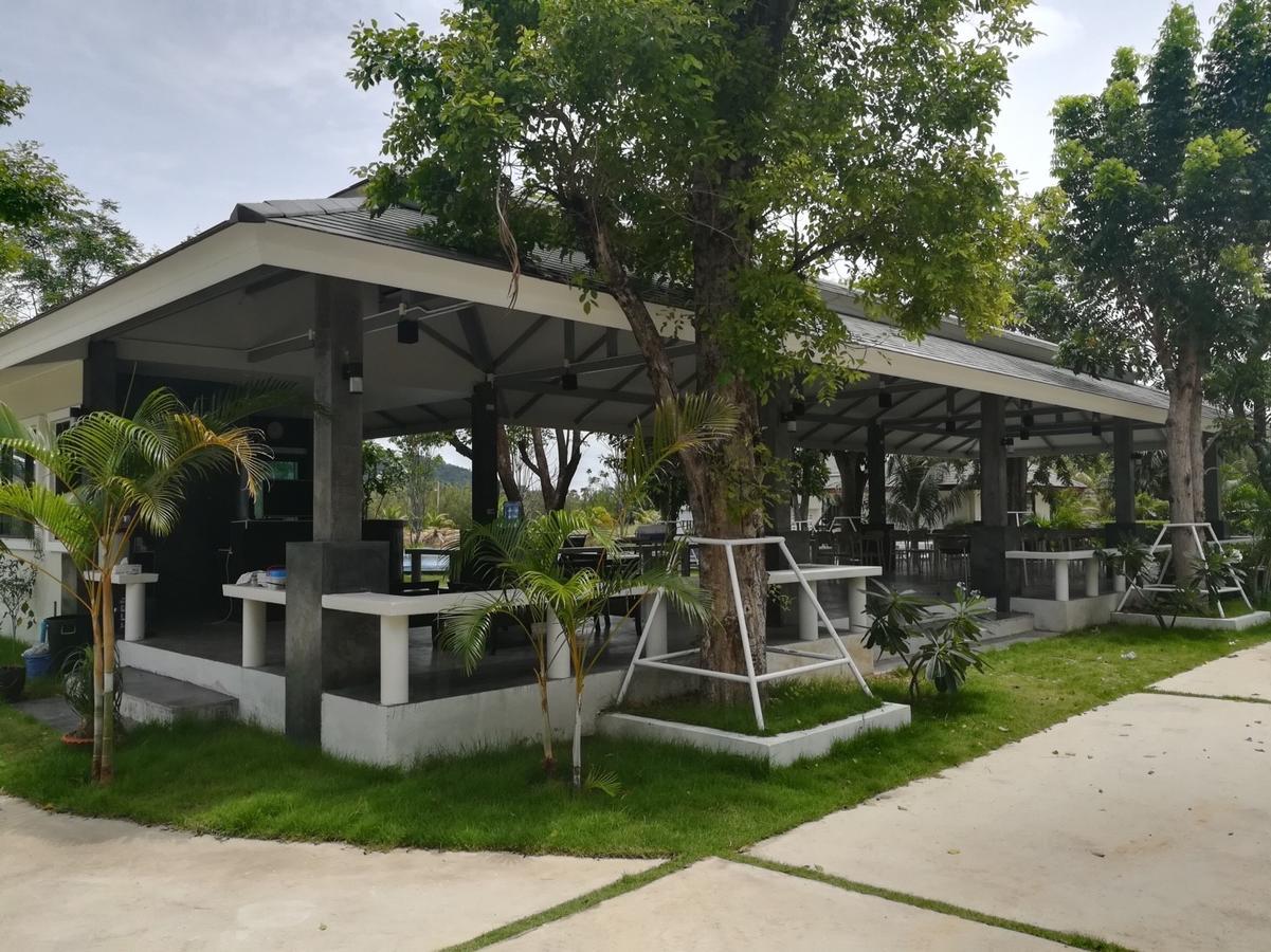 The Lake Hill Resort Pran Buri Extérieur photo