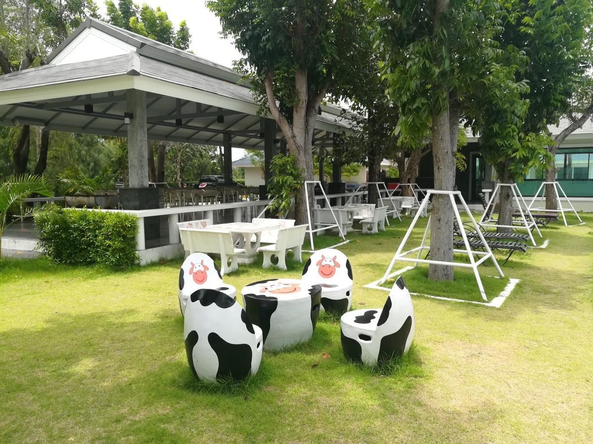 The Lake Hill Resort Pran Buri Extérieur photo